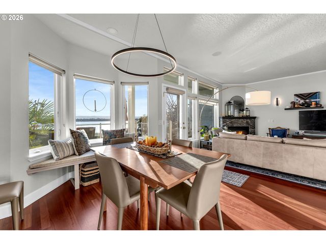 1421 Se COLUMBIA Way D7, Vancouver, WA 98661