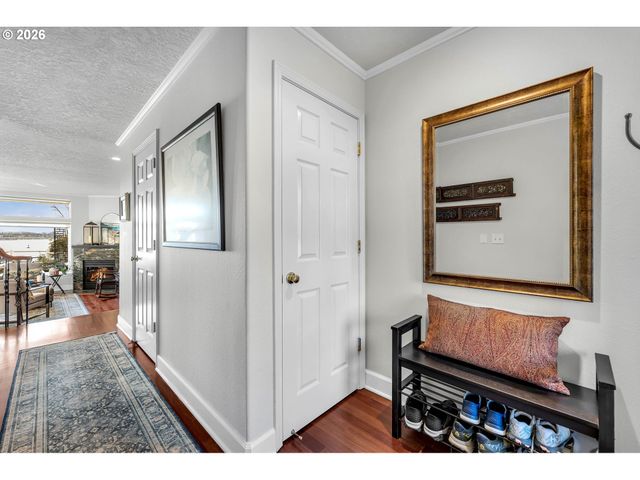 1421 Se COLUMBIA Way D7, Vancouver, WA 98661