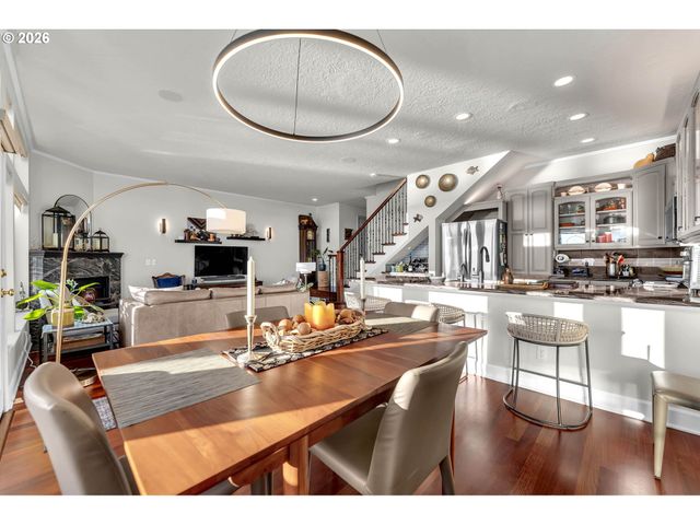 1421 Se COLUMBIA Way D7, Vancouver, WA 98661