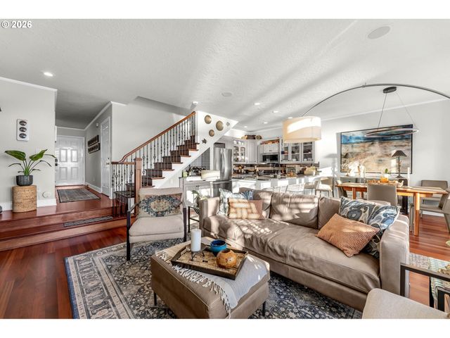 1421 Se COLUMBIA Way D7, Vancouver, WA 98661