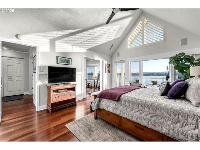 1421 Se COLUMBIA Way D7, Vancouver, WA 98661