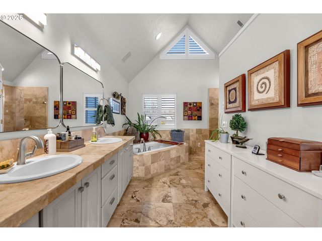 1421 Se COLUMBIA Way D7, Vancouver, WA 98661