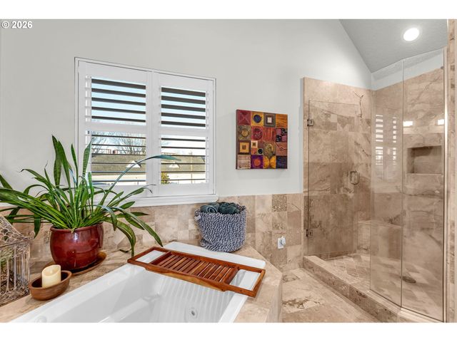 1421 Se COLUMBIA Way D7, Vancouver, WA 98661