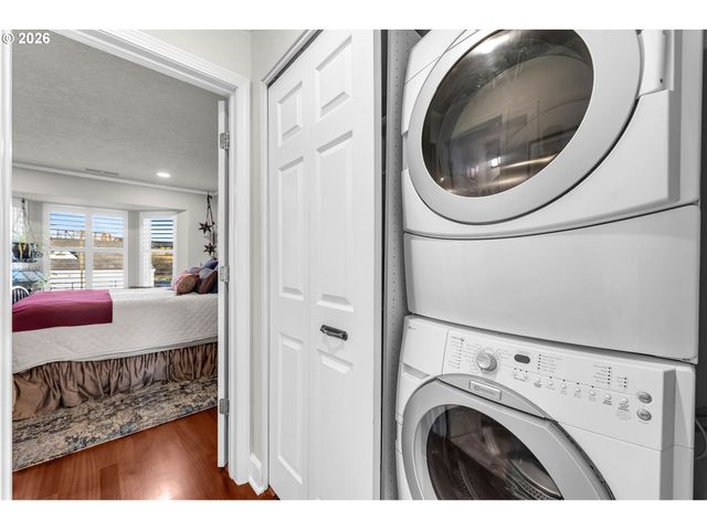 1421 Se COLUMBIA Way D7, Vancouver, WA 98661