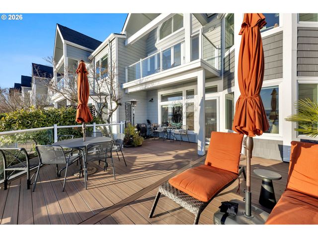 1421 Se COLUMBIA Way D7, Vancouver, WA 98661