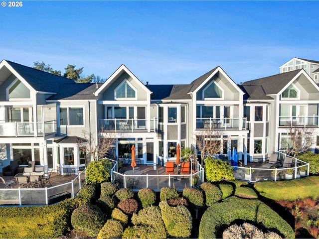 1421 Se COLUMBIA Way D7, Vancouver, WA 98661