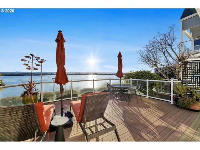 1421 Se COLUMBIA Way D7, Vancouver, WA 98661