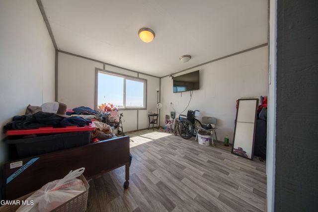 E Vic Avenue V12 116 Ste, Pearblossom, CA 93553