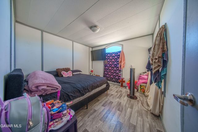 E Vic Avenue V12 116 Ste, Pearblossom, CA 93553