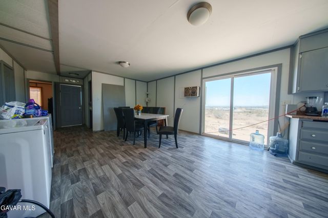 E Vic Avenue V12 116 Ste, Pearblossom, CA 93553