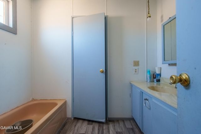 E Vic Avenue V12 116 Ste, Pearblossom, CA 93553