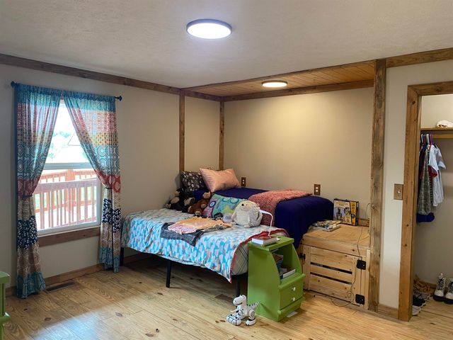 1120 JOT EM DOWN RD, Morris Chapel, TN 38361