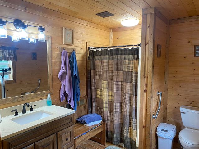 1120 JOT EM DOWN RD, Morris Chapel, TN 38361