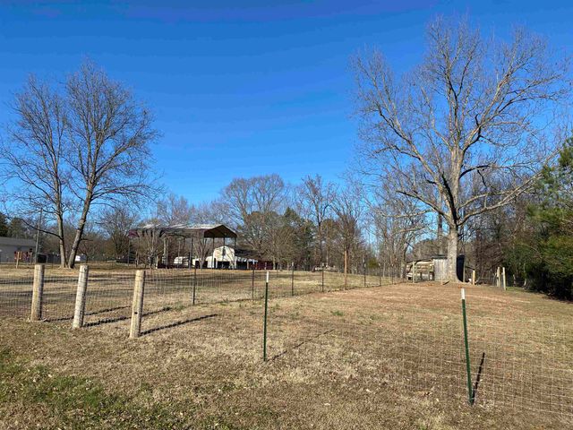 1120 JOT EM DOWN RD, Morris Chapel, TN 38361