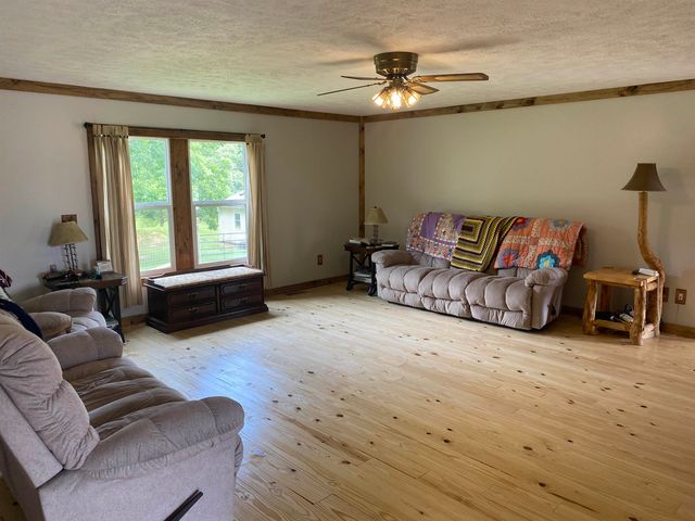 1120 JOT EM DOWN RD, Morris Chapel, TN 38361