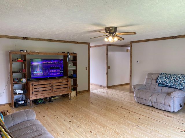 1120 JOT EM DOWN RD, Morris Chapel, TN 38361