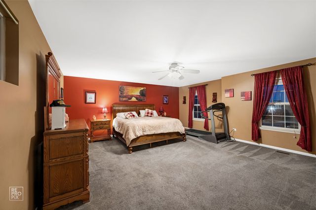 598 Wexford Drive, Elgin, IL 60124