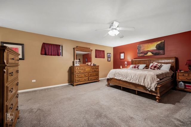 598 Wexford Drive, Elgin, IL 60124