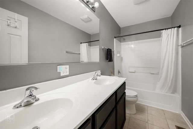 598 Wexford Drive, Elgin, IL 60124