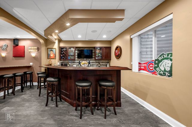 598 Wexford Drive, Elgin, IL 60124