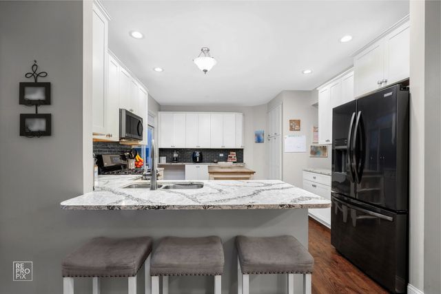 598 Wexford Drive, Elgin, IL 60124