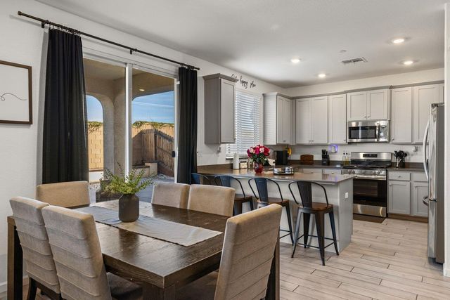 7293 Dorstone Way, Sacramento, CA 95829