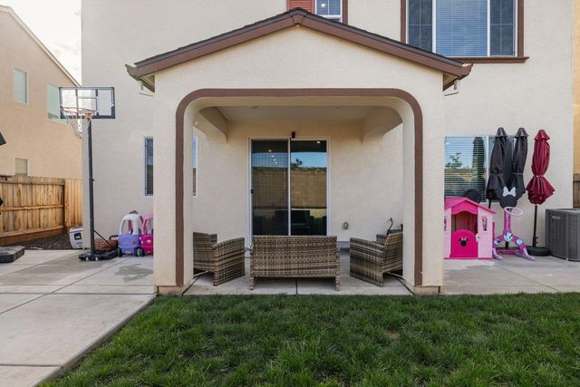 7293 Dorstone Way, Sacramento, CA 95829