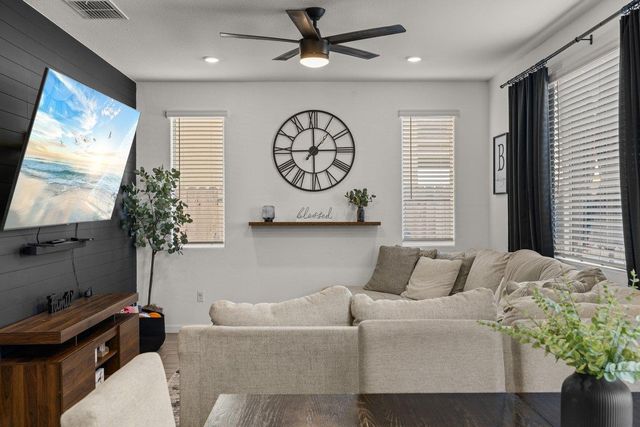 7293 Dorstone Way, Sacramento, CA 95829