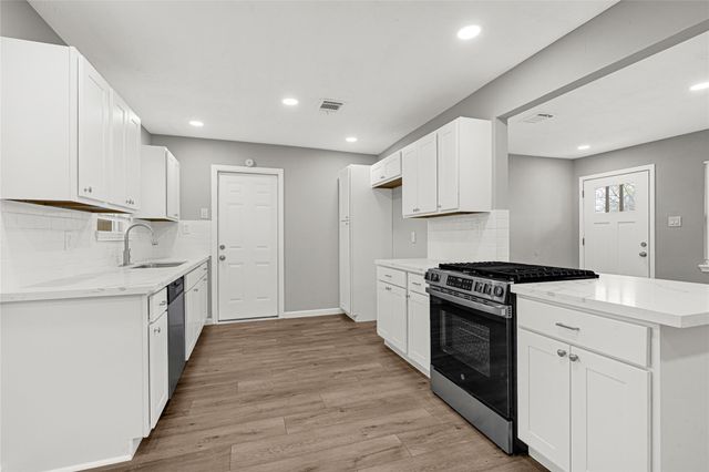 1106 Pauline Avenue, Pasadena, TX 77502