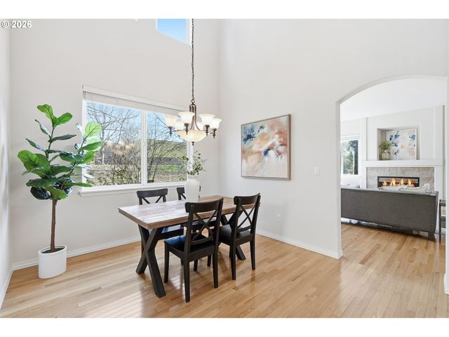 5274 Nw CRADY Ln, Portland, OR 97229