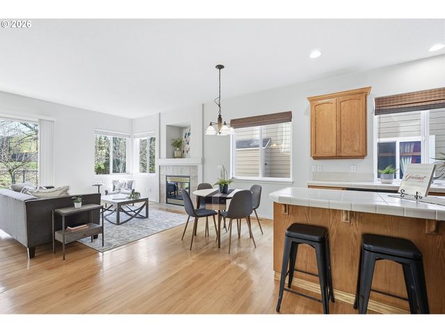 5274 Nw CRADY Ln, Portland, OR 97229