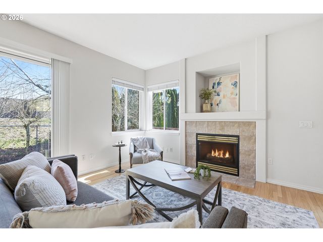 5274 Nw CRADY Ln, Portland, OR 97229