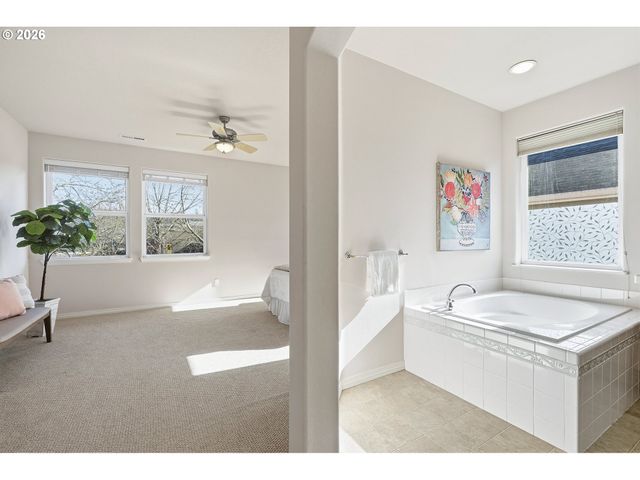 5274 Nw CRADY Ln, Portland, OR 97229