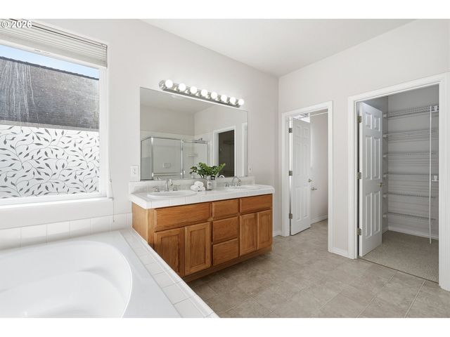 5274 Nw CRADY Ln, Portland, OR 97229