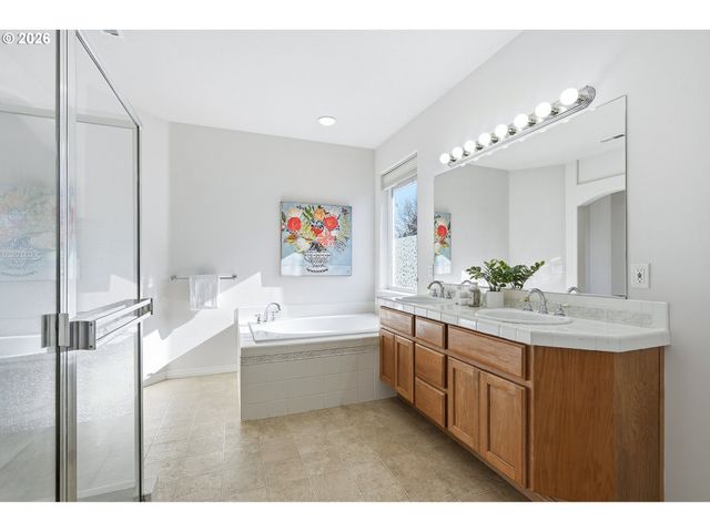 5274 Nw CRADY Ln, Portland, OR 97229