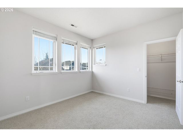 5274 Nw CRADY Ln, Portland, OR 97229