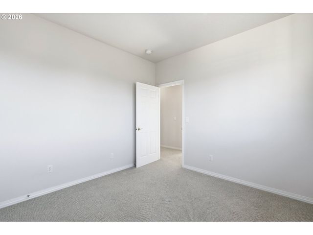 5274 Nw CRADY Ln, Portland, OR 97229