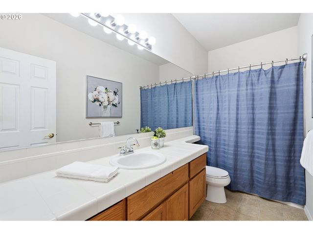 5274 Nw CRADY Ln, Portland, OR 97229