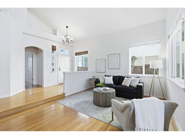 5274 Nw CRADY Ln, Portland, OR 97229