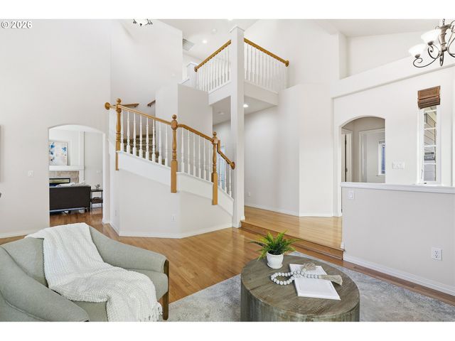 5274 Nw CRADY Ln, Portland, OR 97229