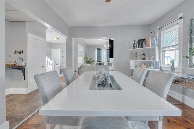 32 Clifford St, Springfield, MA 01109