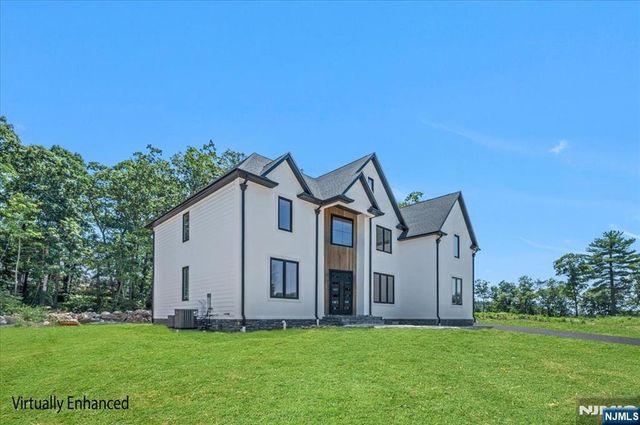 72 Heritage Drive, West Milford, NJ 07480