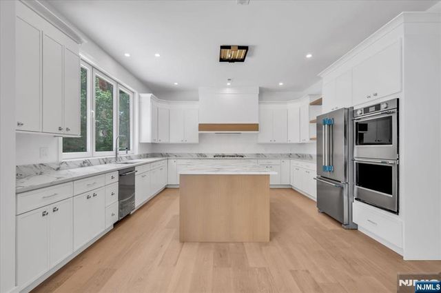 72 Heritage Drive, West Milford, NJ 07480