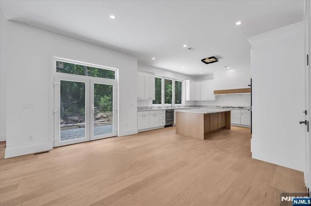 72 Heritage Drive, West Milford, NJ 07480