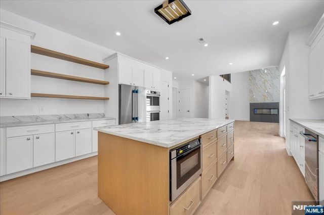 72 Heritage Drive, West Milford, NJ 07480