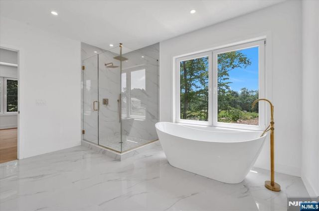 72 Heritage Drive, West Milford, NJ 07480