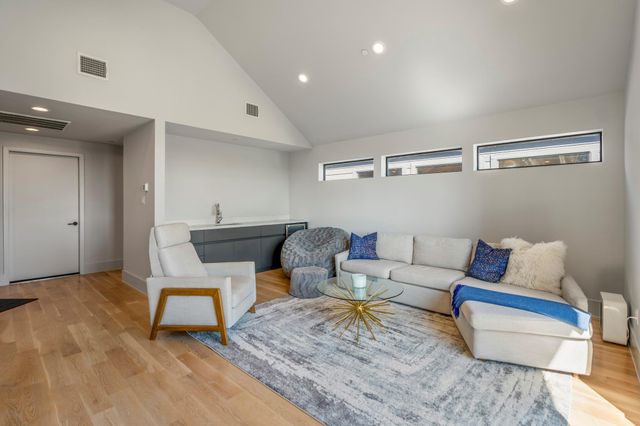 405 Detering Street, Houston, TX 77007