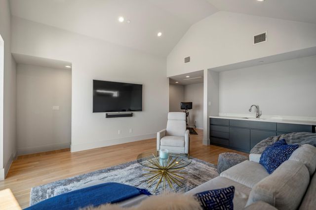 405 Detering Street, Houston, TX 77007