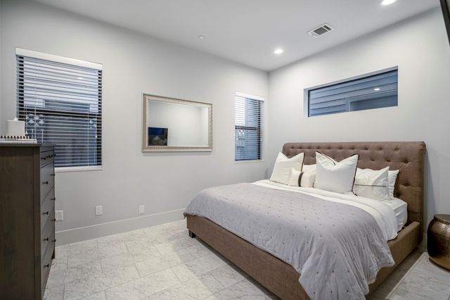 405 Detering Street, Houston, TX 77007