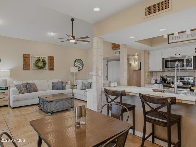 1342 W EMERALD Avenue 278, Mesa, AZ 85202